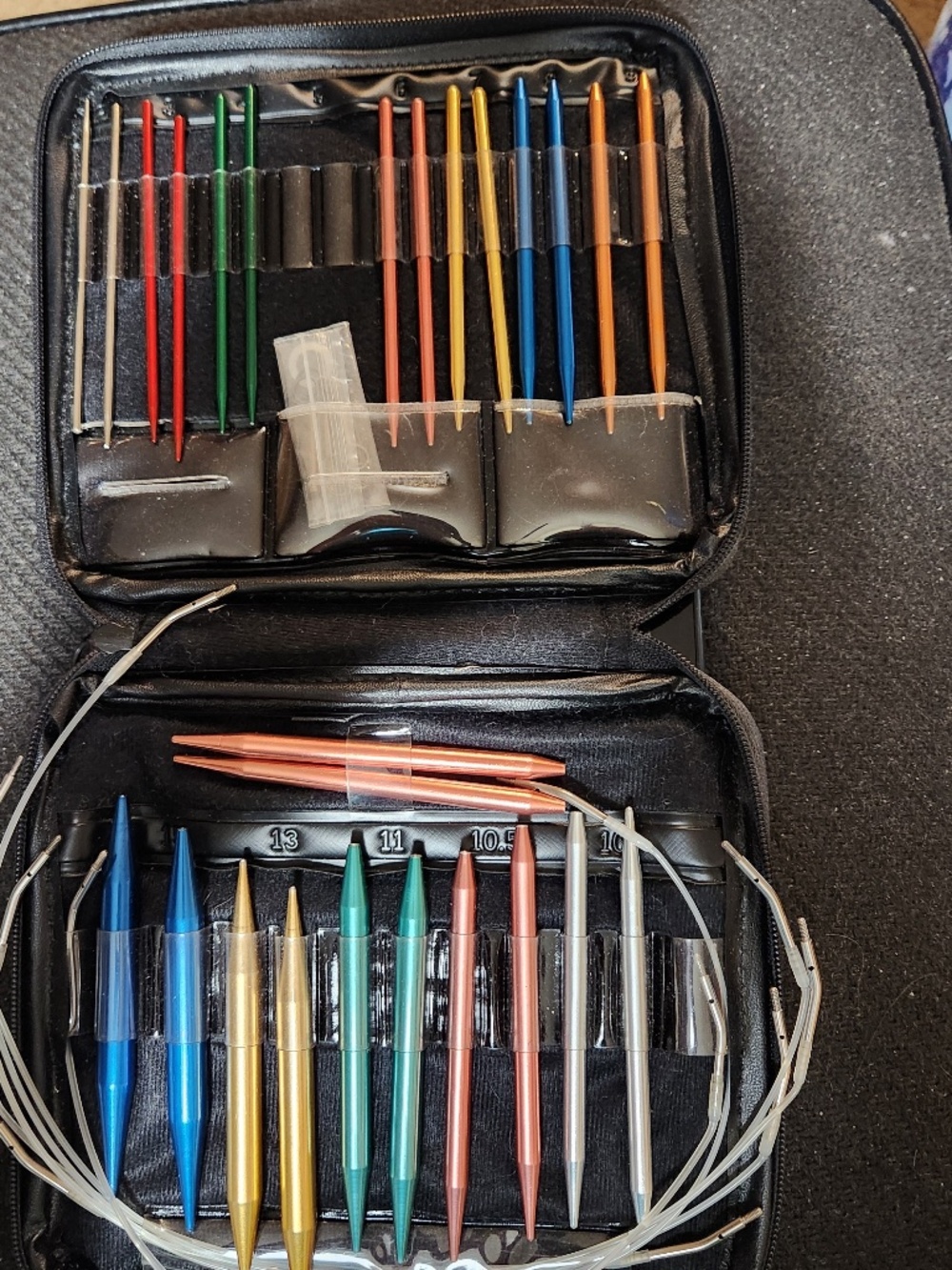 Set of interchangeable Susan Bates Knitting Needles with Case.